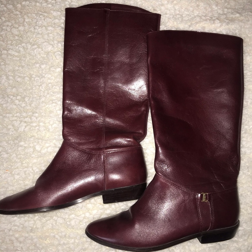 Etienne Aigner burgundy boot